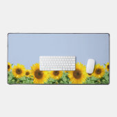 Schöne Sonnenblumen auf Sky Blue Schreibtischunterlage (Tastatur & Maus)