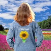 Schöne Sonnenblumen und Typografie Jeansjacke