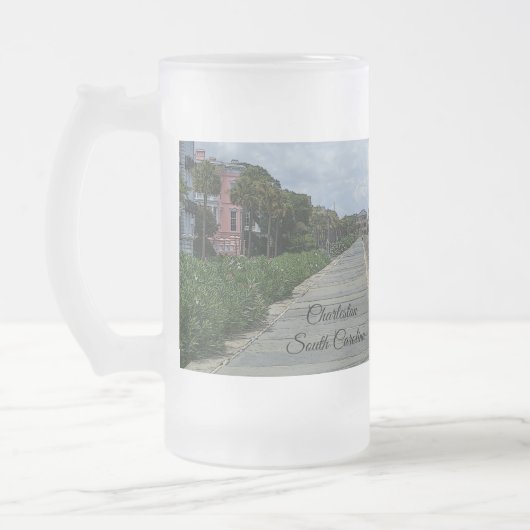 Schöne Strandpromenade Mattierte Tasse (Links)