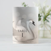 Schöne Swan Elegante Wedding Tischnummer Card (Stehend Vorderseite)