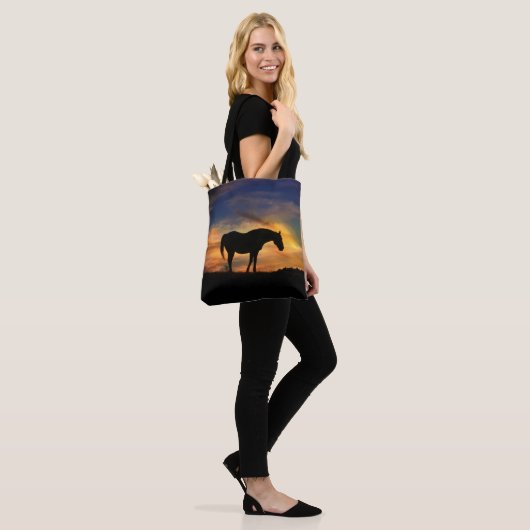 Schöne Tasche für Pferde und Sonnenaufgänge (Am Model)