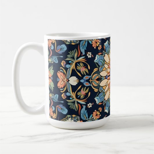 Schöne Tasse mit stilvollem Blumenmuster (Links)