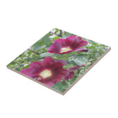 Schöne tiefrote Blume und grüne Blätter Fliese (Seite)