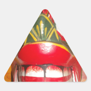 Schöne traditionelle sri-lankische Feuermasken-Kun Dreieckiger Aufkleber