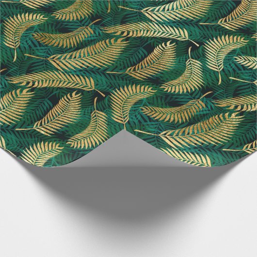 Schöne tropische Blätter aus Gold und Grün Geschenkpapier (Ecke)