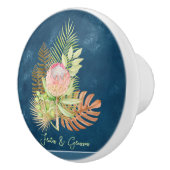 Schöne tropische Blume auf Batik-Blau-Zoll Keramikknauf (Rechts)