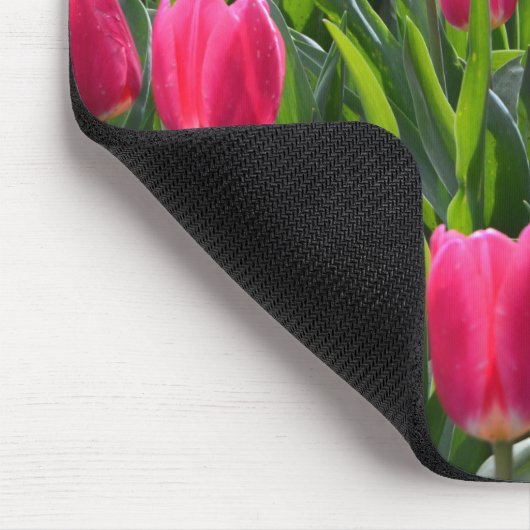 Schöne Tulpenpantoletten, grüne Blätter Mousepad (Ecke)