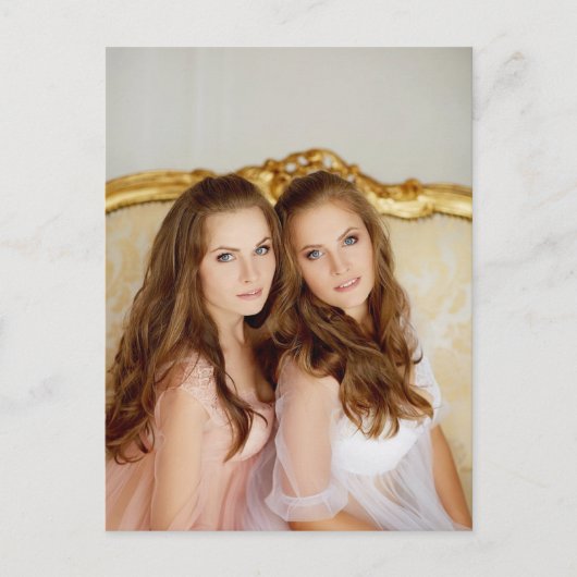 Schöne Twins in den Nächten Postkarte (Vorderseite)