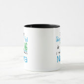 Schöne und junge Nana Tasse (Zentrum)
