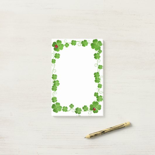 Schöne Vier-Leaf Clovers & Ladybugs Post-it Klebezettel (Auf Schreibtisch)
