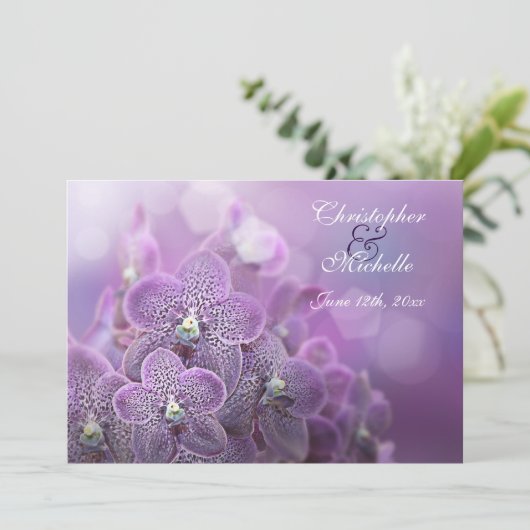 Schöne Violet Orchids Blume Hochzeit Einladung (Stehend Vorderseite)