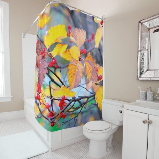 Schöne Waldbeeren im Herbst Duschvorhang (Beispiel)