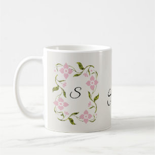 Schöne, weiblich rosa Blume jeder Buchstabe beginn Kaffeetasse
