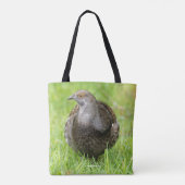 Schöne, weiche Grouse im Gras Tasche (Rückseite)