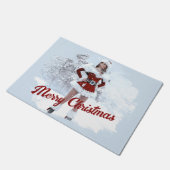 Schöne Weihnachtsfrau über den Winterschnee Fußmatte (Schrägansicht)