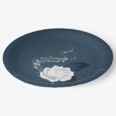 Schöne weiße Blume und Blätter der Marine Pappteller (Schrägansicht)