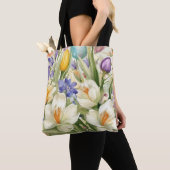 Schöne weiße Crocuses, С Frühlingsblumen Tasche (Von Nahem)