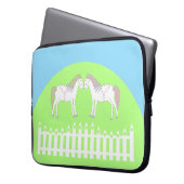 Schöne weiße Hochzeitspferde Laptopschutzhülle (Vorderseite Links)