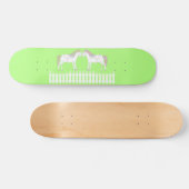 Schöne weiße Hochzeitspferde Skateboard (Horizontal)