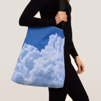 Schöne weiße Puffwolken