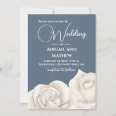 Schöne Weiße Rose, duftiges Blau und Weiße Hochzei Einladung (Vorderseite)