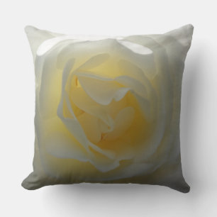 Schöne weiße Rose Nah-Throw Kissen