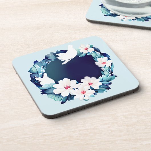 Schöne weiße Tauben Blumenreste Getränkeuntersetzer (Linke Seite)