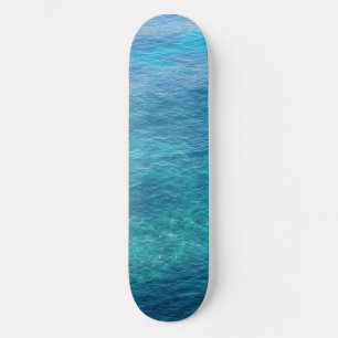 Schöne Wellen in der Natur Skateboard