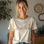 Schöne Wildblume Wasserfarbe Botanischer Garten Tri-Blend Shirt<br><div class="desc">Unsere wunderschönen Wildblumen auf der Wiese sind mit Liebe handbemalt. Wir haben eine schöne helle Farbpalette ausgewählt, um eine elegante und ruhige Stimmung zu schaffen. Unsere Aquarellfarben-Wildblumen sind so angeordnet, dass sie dieses schöne Arrangement schaffen. Unsere Wildblumen Illustrationen werden von uns in Aquarellen gemalt und dann digital gescannt und arrangiert,...</div>