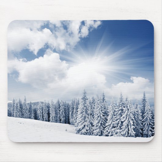 Schöne Winter-Landschaft mit Schnee Mousepad (Vorne)