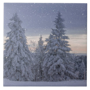 Schöne Winterlandschaft als Schnee Fliese