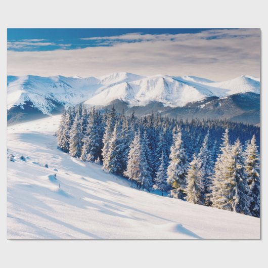 Schöne Winterlandschaft mit schneebedeckten Bäumen Geschenkpapier (Flach)