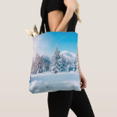 Schöne Winterlandschaft, phantastische Berge Tasche (Von Nahem)