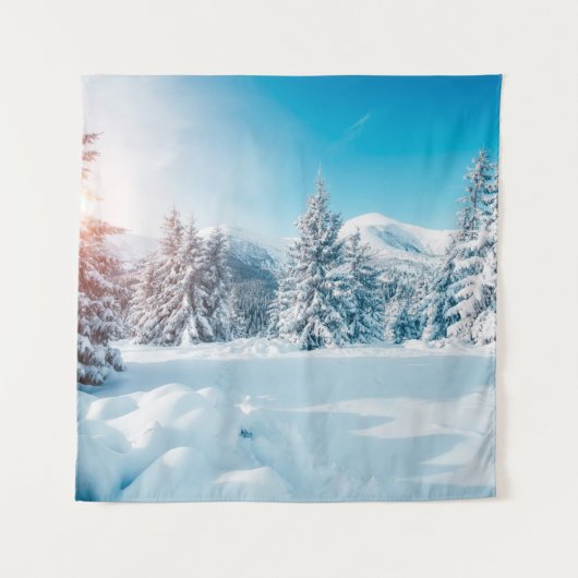 Schöne Winterlandschaft, phantastische Berge Wandteppich (Vorderseite)