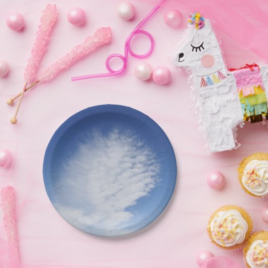 Schöne Wolken auf der Papiertafel Pappteller (Party)