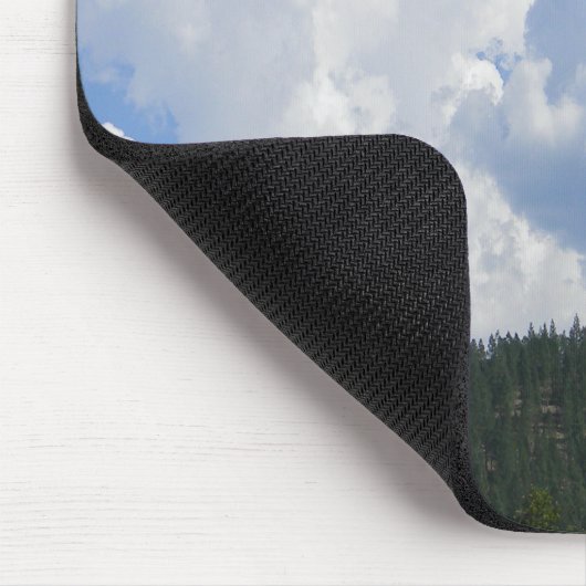Schöne Wolken in den Bergen... Mousepad (Ecke)