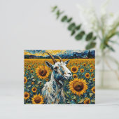 Schöne Ziege auf einem Sonnenblumenfeld Postkarte (Stehend Vorderseite)