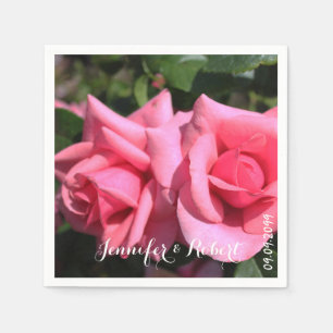 schöne zwei heiße rosa Rosenblumen. Florales Foto Serviette
