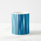 Schöner, abstrakter, blauer Hintergrund mit l Kaffeetasse (Mittel)
