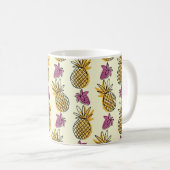 Schöner Ananas- und Erdbeerausschnitt Kaffeetasse (VorderseiteRechts)