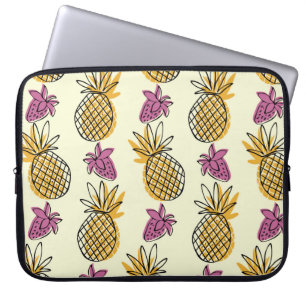 Schöner Ananas- und Erdbeerausschnitt Laptopschutzhülle