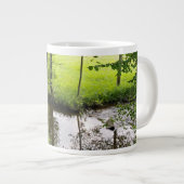 Schöner Belgischer Wald und Fluss, Reise Jumbo-Tasse (Vorderseite Rechts)