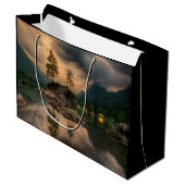 Schöner Bergsee, Abend Foto Große Geschenktüte (Vorderseite Schrägansicht)