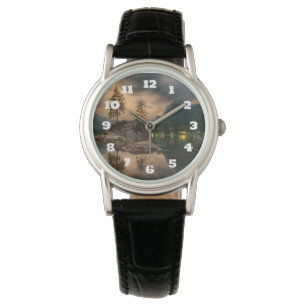 Schöner Bergsee im Abend Foto Armbanduhr