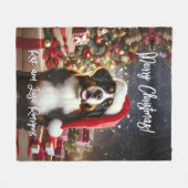Schöner Berner Hund mit Weihnachtsmannmütze Fleecedecke (Vorderseite (Horizontal))