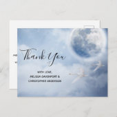 Schöner blauer Himmel mit Flying Swans Postkarte (Vorne/Hinten)