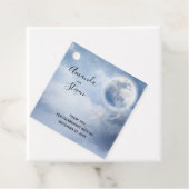 Schöner blauer Himmel mit flying Swans Wedding Geschenkanhänger (Beispiel)