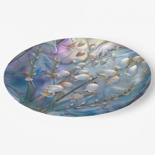 Schöner Blick auf die gläserne Lily des Tals Pappteller (Schrägansicht)