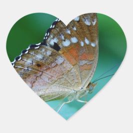 Schöner Danaus Plexippus Butterfly auf dem Leaf. Herz-Aufkleber