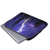 schöner Donner über dem Wald Laptopschutzhülle (Vorne Knopf)